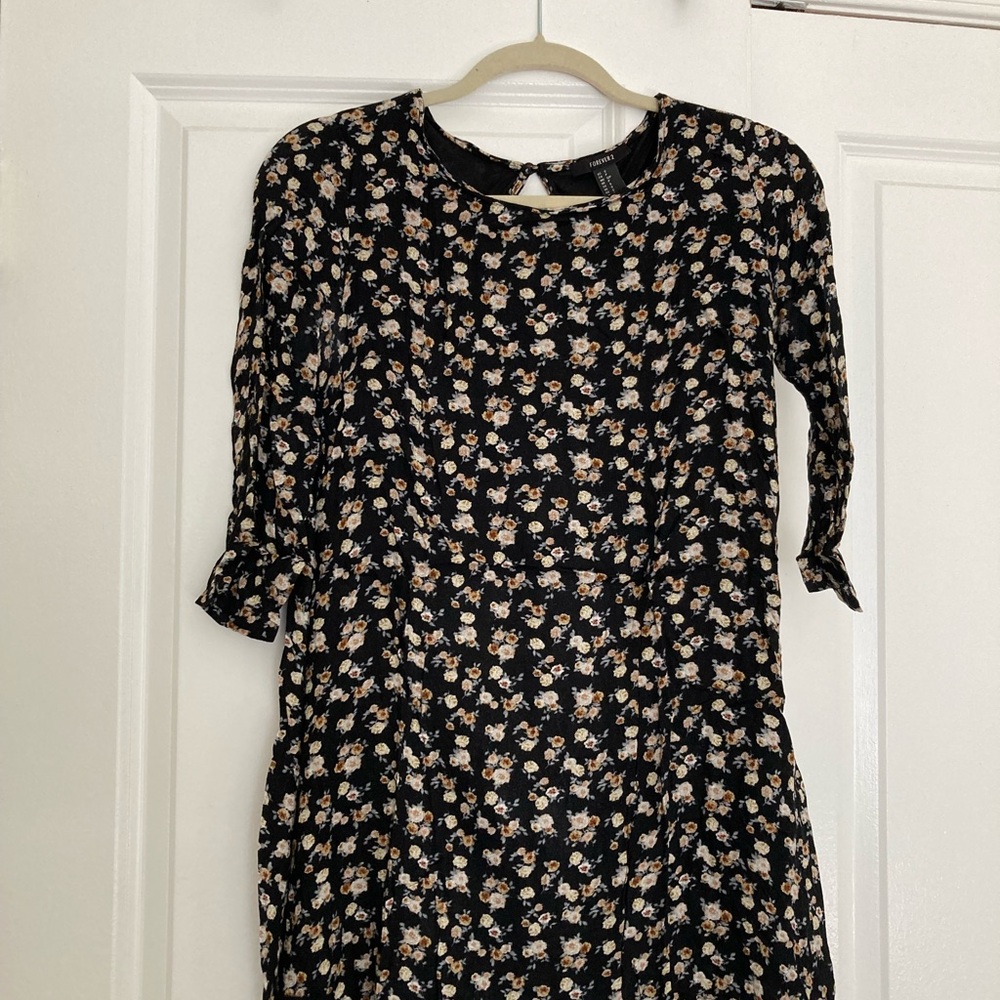 Forever 21 Black Floral block Dress size small